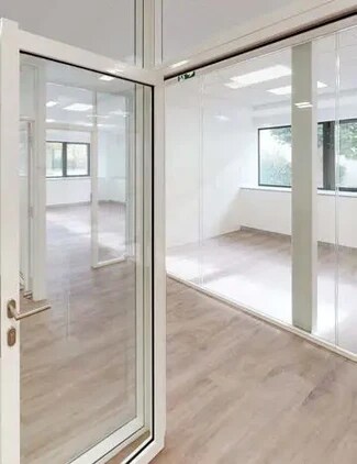 Plus de détails pour Avenue Boulé, Beauchamp - Local d'activités à louer