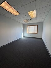 1879-1887 High Grove Ln, Naperville, IL à louer Photo du bâtiment- Image 2 de 10