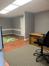 24 Opera House Sq, Claremont, NH à louer Photo intérieure- Image 2 de 11