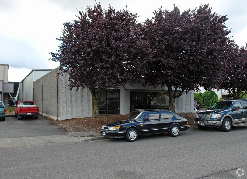 65 Grimes St, Eugene, OR à louer - Photo du bâtiment - Image 2 de 3