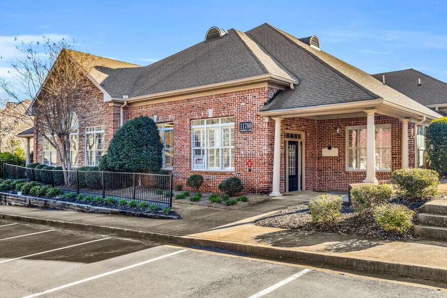 11780 Northfall Ln, Alpharetta, GA à louer - Photo du bâtiment - Image 3 de 17