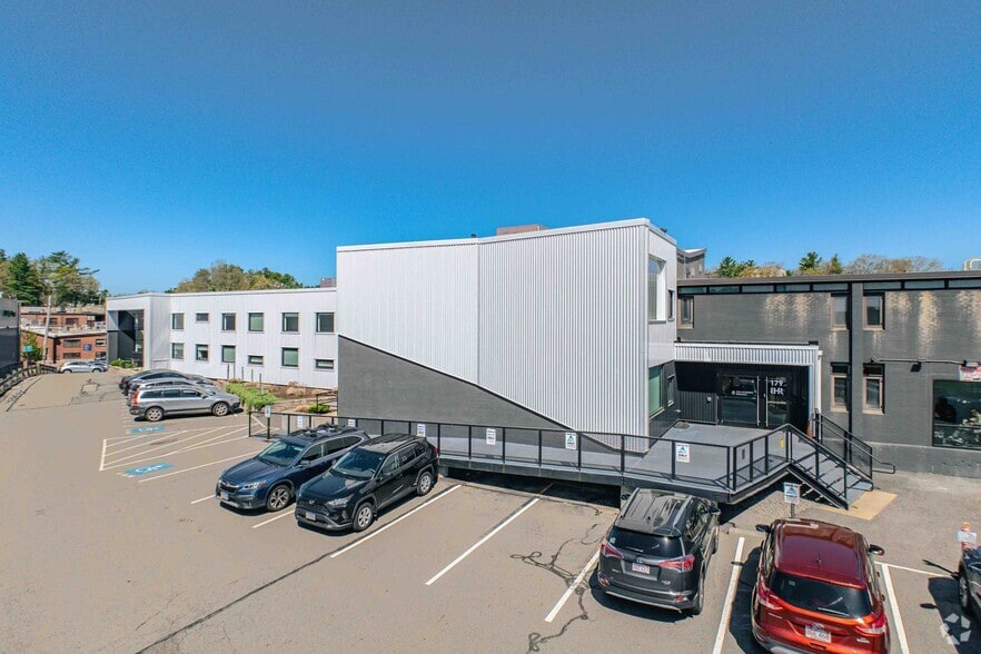 179 Bear Hill Rd, Waltham, MA for lease - Building Photo - Image 2 of 8