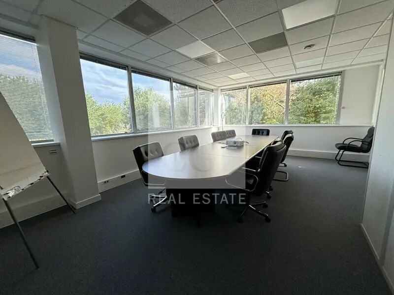 9 Allée Irène Joliot Curie, Saint-Priest for lease Interior Photo- Image 1 of 14