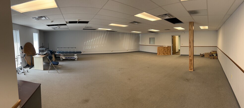 7453 Morgan Rd, Liverpool, NY à louer - Photo intérieure - Image 2 de 9