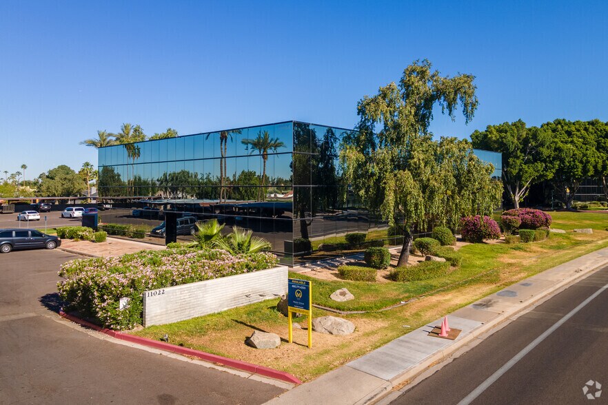 11022-11024 N 28th Dr, Phoenix, AZ à louer - Photo du bâtiment - Image 2 de 5