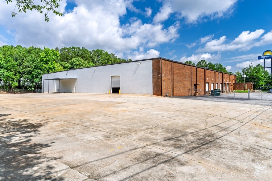 4555 Best Rd, College Park, GA à vendre - Photo du bâtiment - Image 1 de 6
