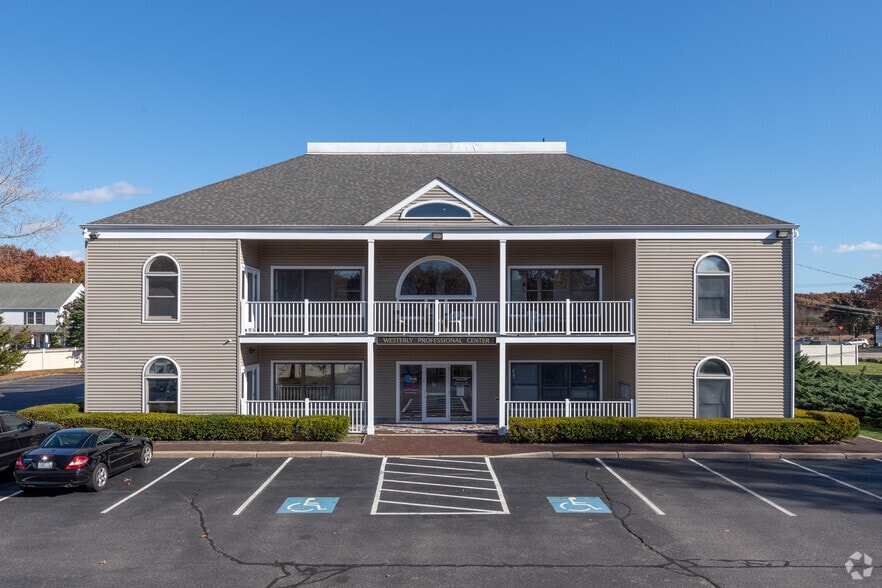 101 Airport Rd, Westerly, RI for lease - Building Photo - Image 2 of 8