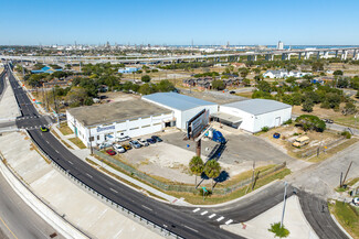 Plus de détails pour 900 N Staples St, Corpus Christi, TX - Industriel à vendre