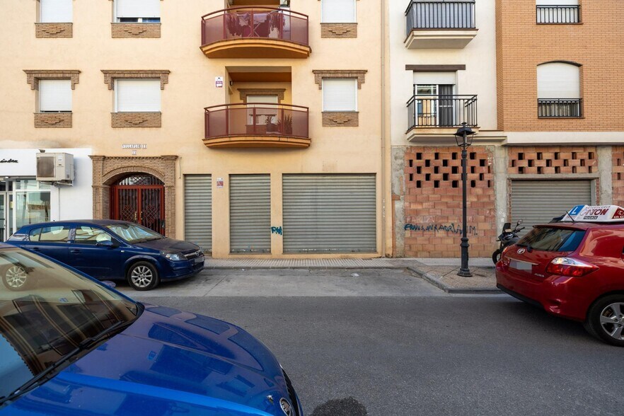 Commerce de détail dans Peligros, Granada à vendre - Photo du bâtiment - Image 3 de 22