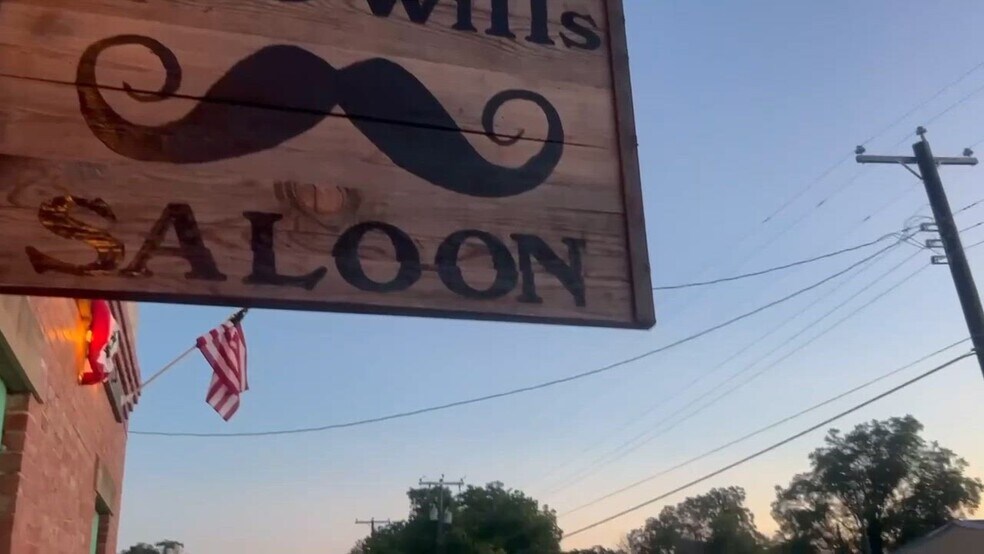 438 Melvin St, Ranger, TX à vendre - Vidéo sur l’inscription commerciale - Image 3 de 40