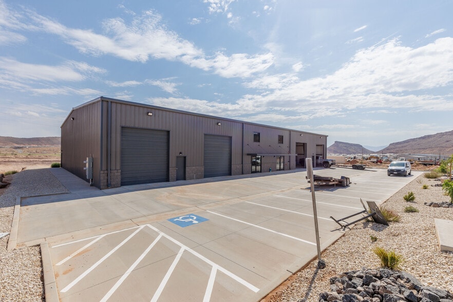 3430 E Plant Dr, Washington, UT for lease - Building Photo - Image 3 of 12
