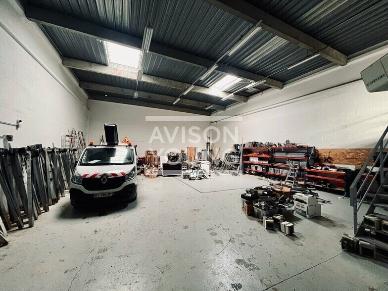 Flex in Villepinte for lease - Interior Photo - Image 2 of 6