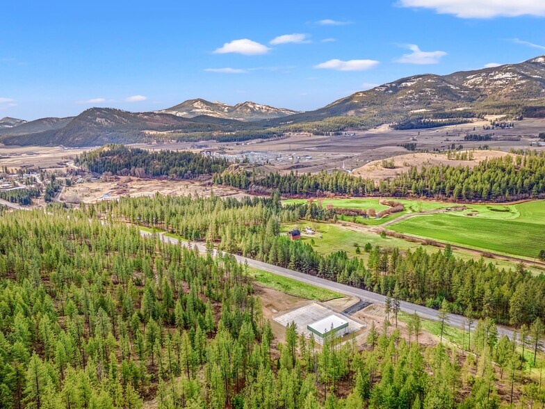 1287 S Highway 395, Addy, WA à vendre - Photo du bâtiment - Image 2 de 9