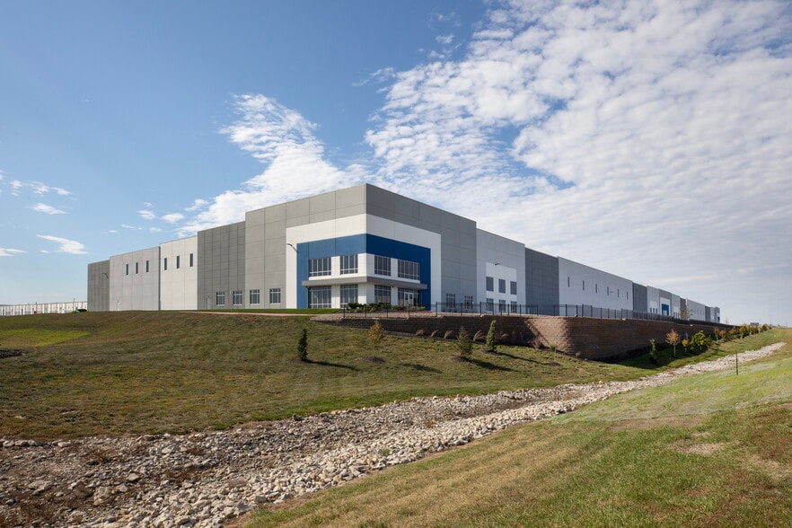 16105 John Glenn Pky, New Century, KS for lease - Building Photo - Image 1 of 3