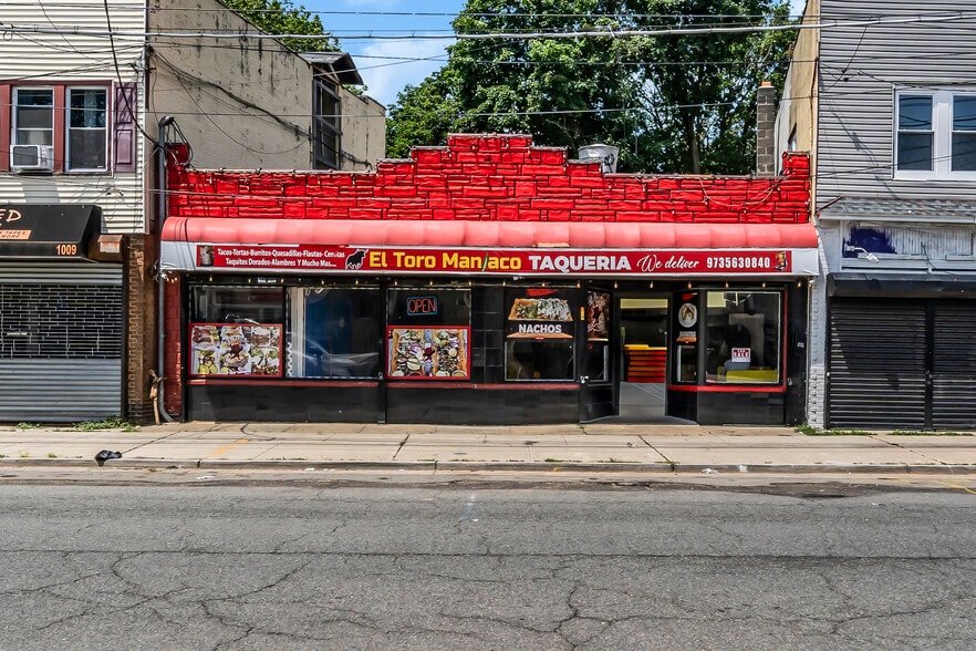 1011 E 2nd St, Plainfield, NJ à vendre - Photo du bâtiment - Image 1 de 40
