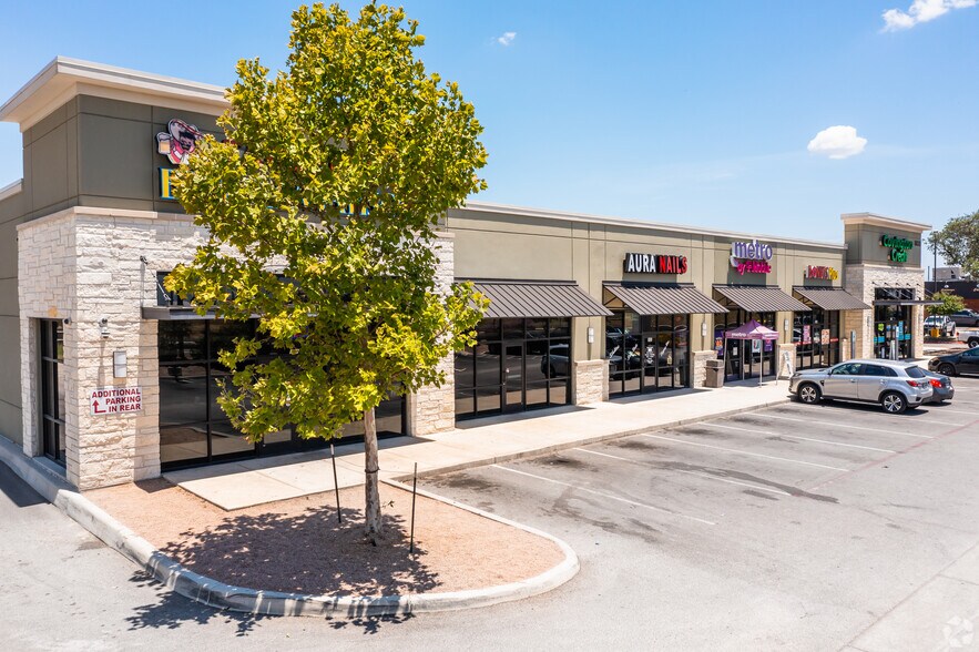 8830 SW Loop 410, San Antonio, TX à louer - Photo du bâtiment - Image 3 de 6