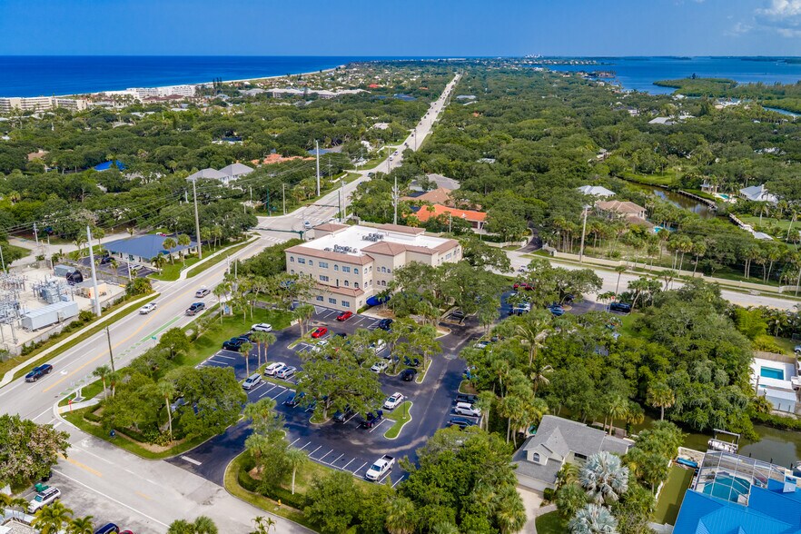 1701 Highway A1A, Vero Beach, FL à louer - Photo du bâtiment - Image 2 de 18