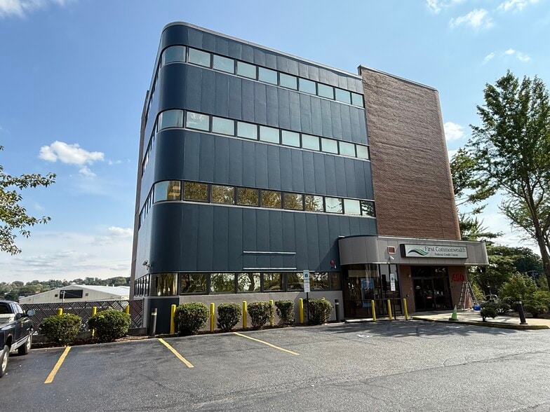 446-450 Union Blvd, Allentown, PA for lease - Building Photo - Image 1 of 26