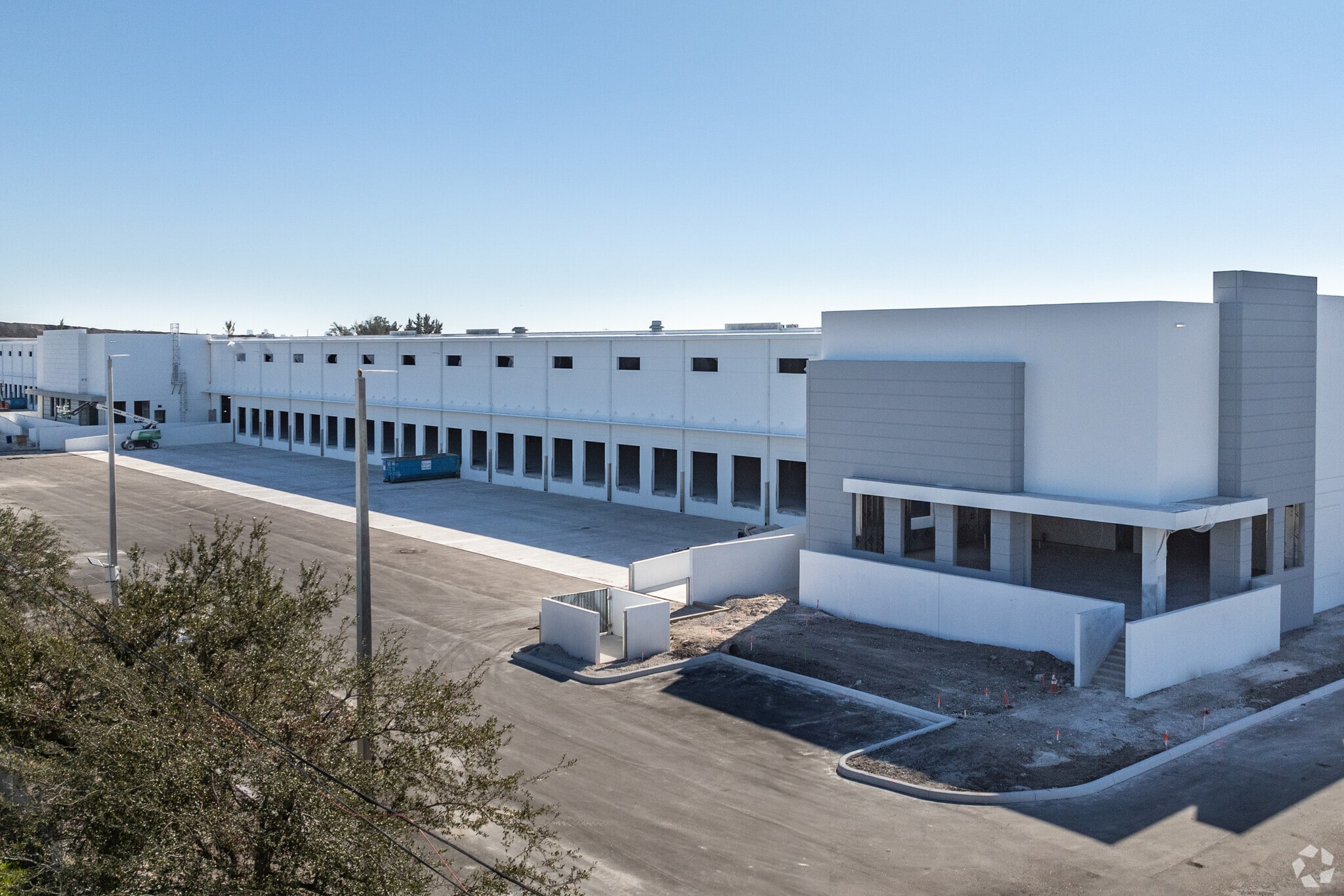 4995 NW 77th Ave, Miami, FL for lease Primary Photo- Image 1 of 7