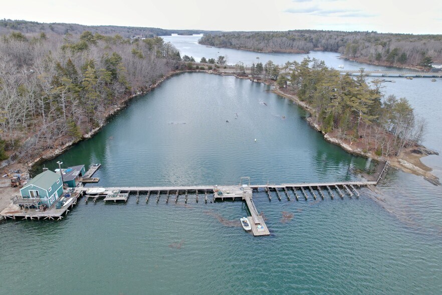 37 Knickerkane Rd, Boothbay, ME à vendre - Photo du bâtiment - Image 3 de 8