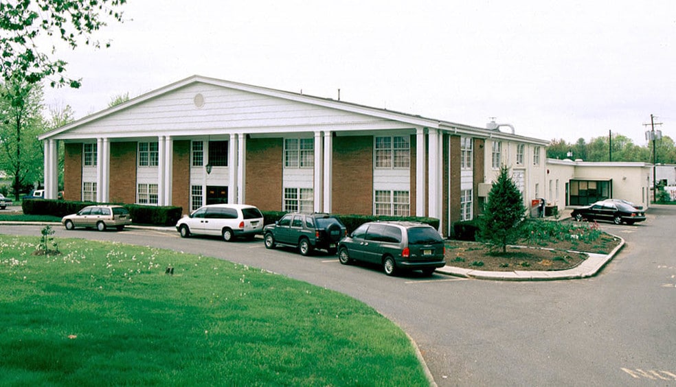 3145 Bordentown Ave, Parlin, NJ à vendre - Photo du bâtiment - Image 3 de 10