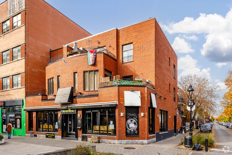 73 St Prince-Arthur, Montréal, QC à vendre - Photo du bâtiment - Image 2 de 3