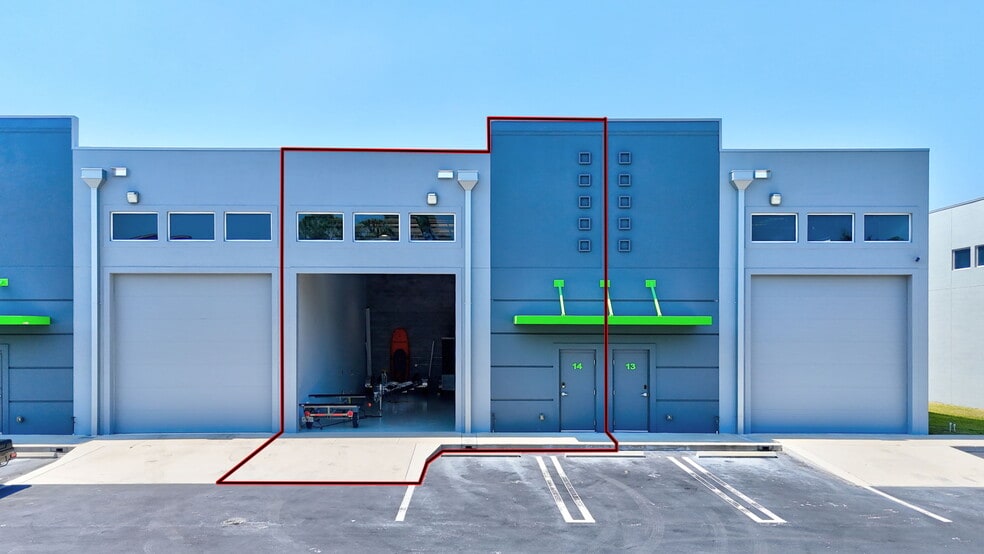 861 NE Industrial Blvd, Jensen Beach, FL for sale - Building Photo - Image 3 of 16