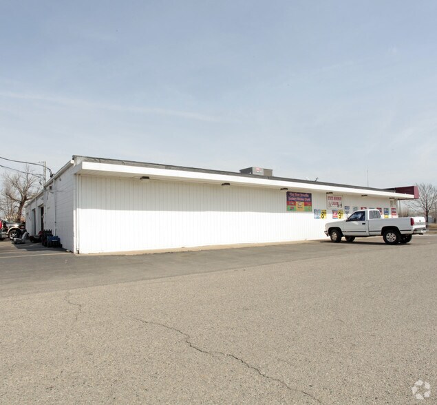 34705 S Gratiot Ave, Clinton Township, MI à louer - Photo du bâtiment - Image 3 de 34