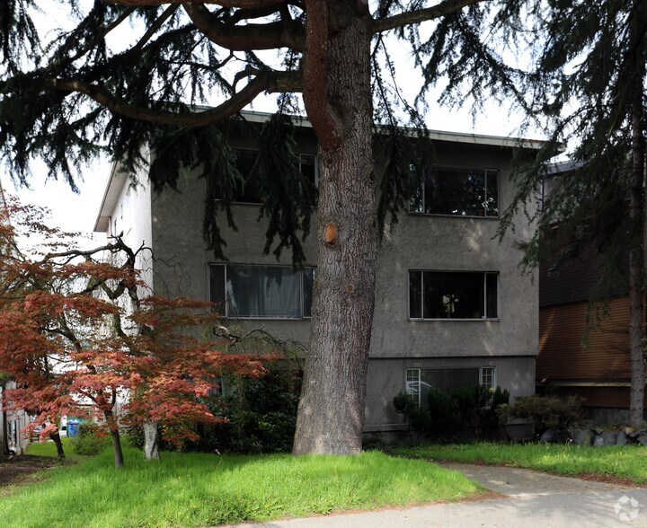 1435 W 11th Ave, Vancouver, BC à vendre - Photo du bâtiment - Image 2 de 2