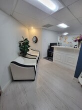 22148 Sherman Way, Canoga Park, CA for lease Interior Photo- Image 2 of 9