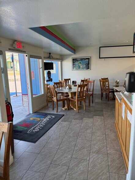 2003 Eich Rd, Eureka, CA à vendre - Photo du bâtiment - Image 2 de 11