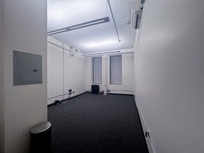 11 Broadway, New York, NY for lease Building Photo- Image 2 of 3