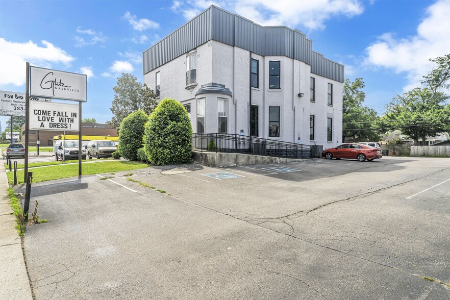 4409 Charlotte Ave, Nashville, TN for lease - Building Photo - Image 1 of 24