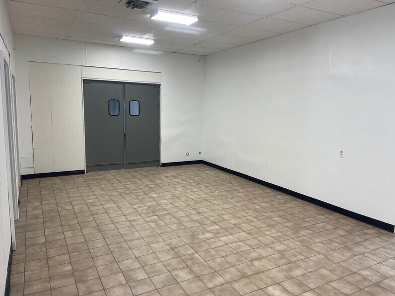 64 Field Rd, Somers, CT à louer - Photo du bâtiment - Image 3 de 11