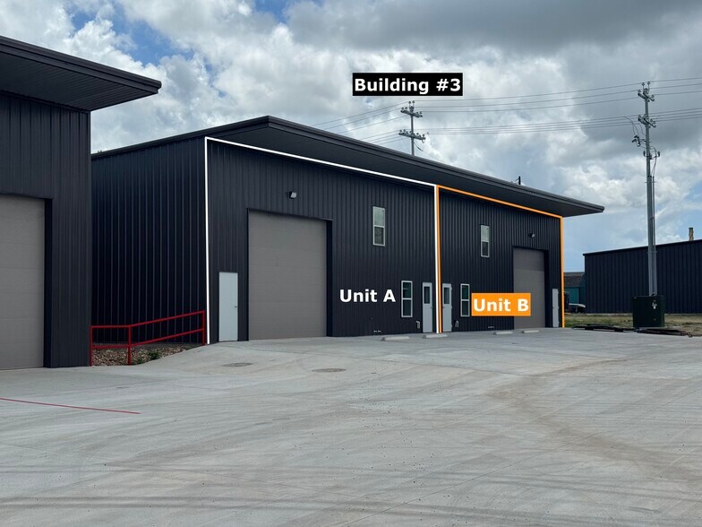 450 Hwy 290 E, Elgin, TX à louer - Photo du bâtiment - Image 3 de 22