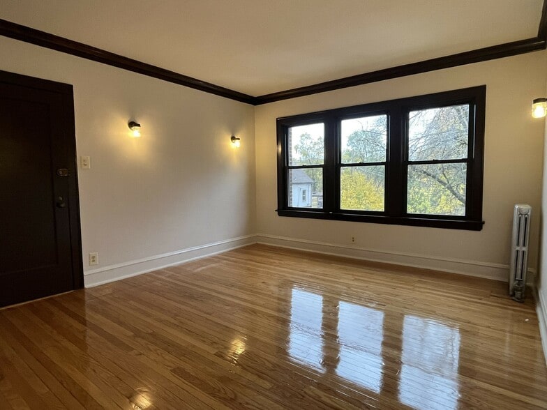 1502 E 74th St, Chicago, IL for sale - Building Photo - Image 2 of 5