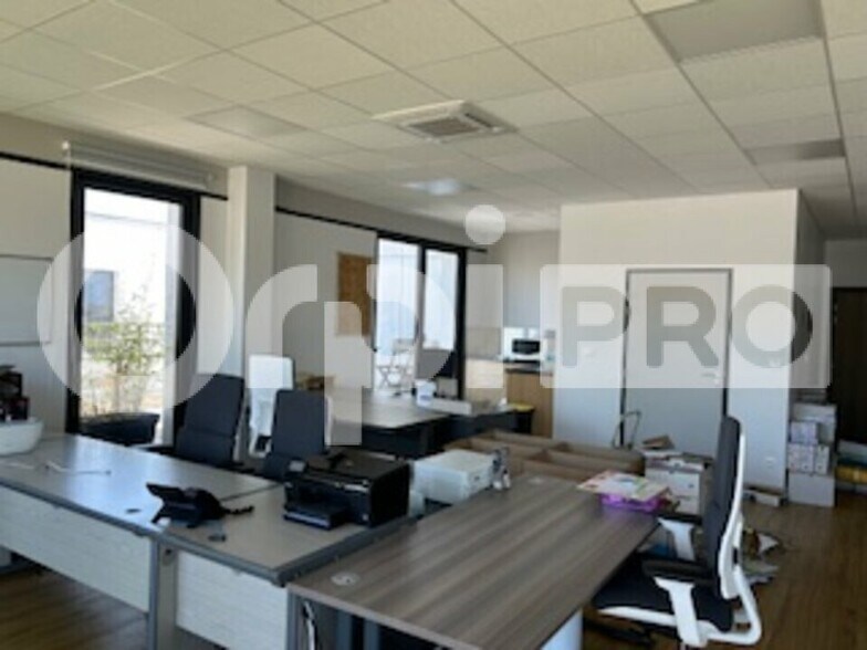 Office in Villefranche-sur-Saône for lease - Interior Photo - Image 3 of 6