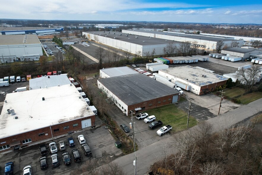 2011 Hartel Ave, Levittown, PA for lease - Building Photo - Image 2 of 2