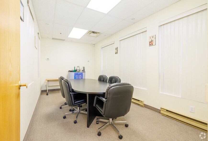 2369-2395 Rue Rue Guénette, Saint-Laurent, QC à vendre - Photo intérieure - Image 3 de 10