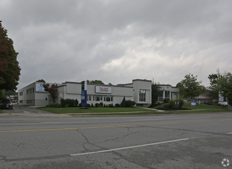 4056 Dorchester Rd, Niagara Falls, ON for lease - Building Photo - Image 2 of 2