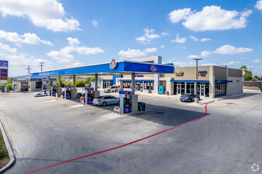 10060 Old Cimmaron Trl, Universal City, TX for lease - Primary Photo - Image 1 of 6