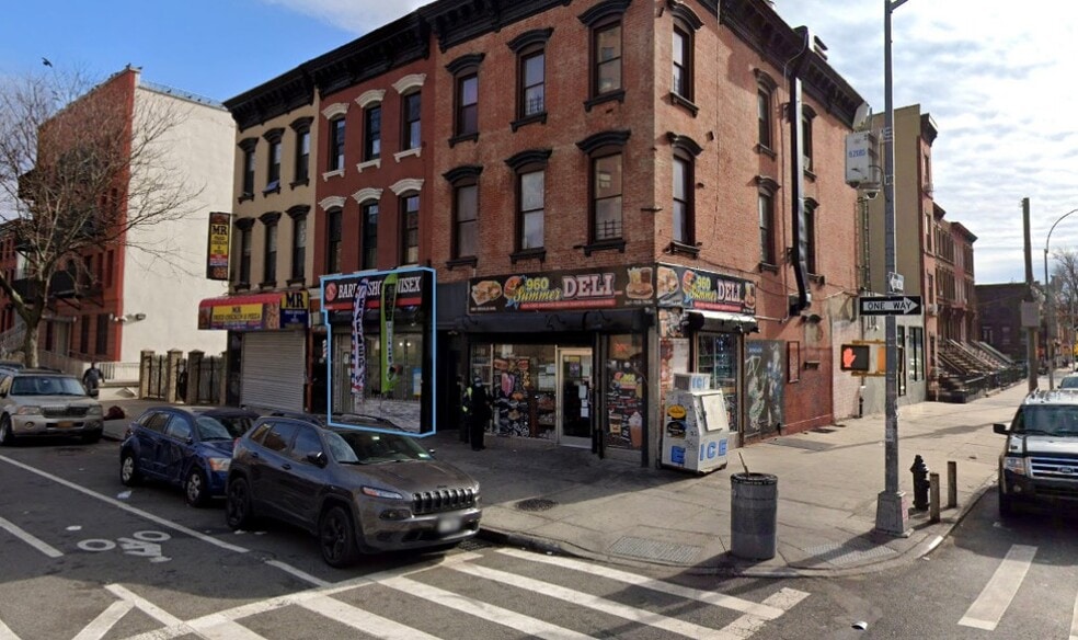 962 Dekalb Ave, Brooklyn, NY for lease - Building Photo - Image 2 of 7