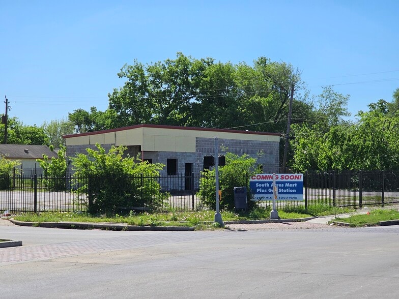 10601 Martin Luther King Blvd, Houston, TX à louer - Photo du bâtiment - Image 2 de 12
