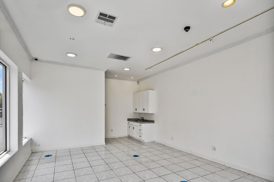 6120-6134 Wilshire Blvd, Los Angeles, CA for lease - Interior Photo - Image 3 of 16