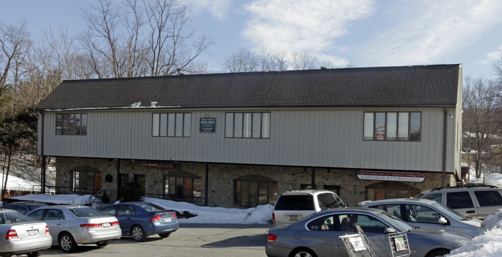 13-17 Dove Ct, Croton On Hudson, NY for lease - Building Photo - Image 2 of 3