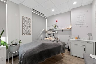 3200 Blue Ridge Rd, Raleigh, NC à louer Photo intérieure- Image 2 de 9