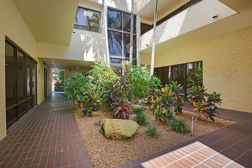 301 Crawford Blvd, Boca Raton, FL à louer - Photo du bâtiment - Image 3 de 11