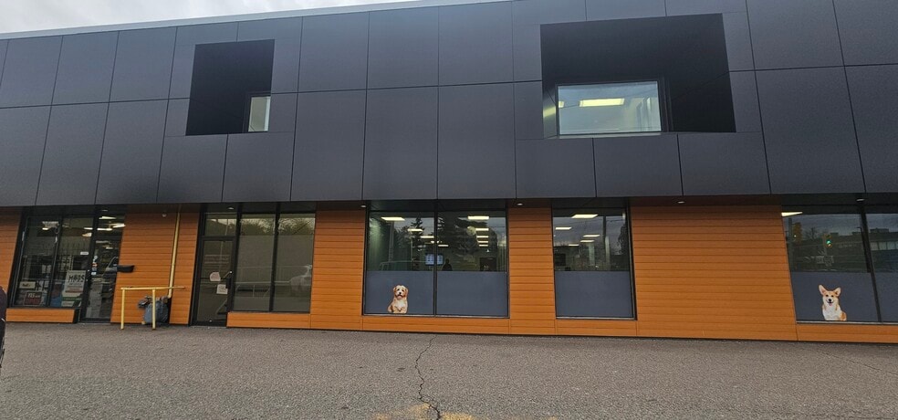 459-475 Main St E, Milton, ON à louer - Photo du bâtiment - Image 3 de 5