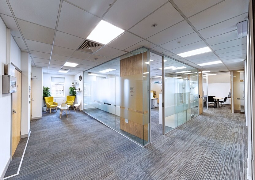 25-27 Castle Gate, Nottingham for lease - Interior Photo - Image 1 of 23