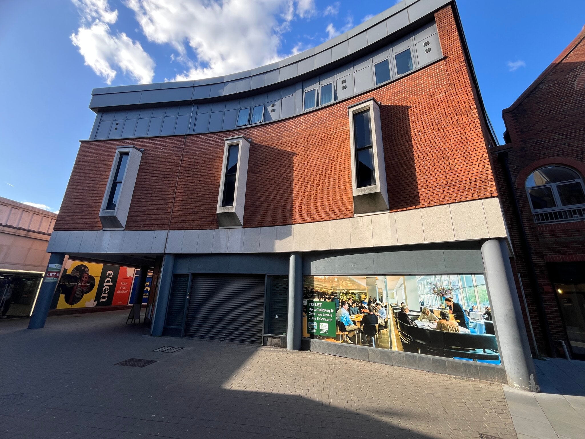 17-19 Octagon Parade, High Wycombe for lease Primary Photo- Image 1 of 2